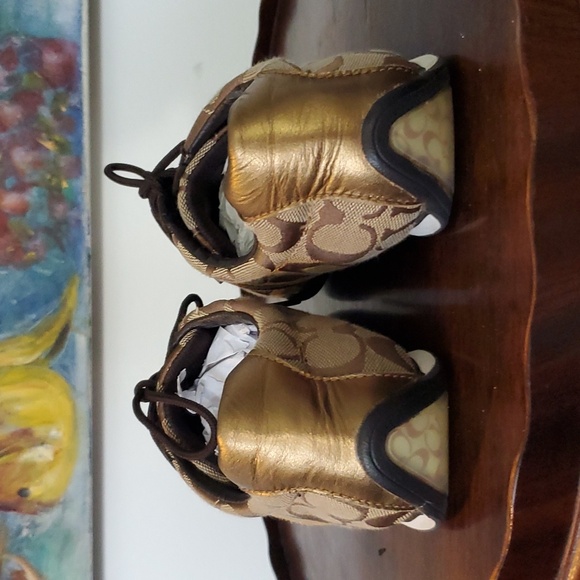 Coach Shoes- sneakers Size 8.5 - Picture 2 of 6